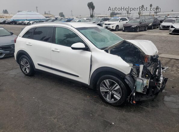 KNDCB3LC6L5380399 2020 KIA NIRO White 