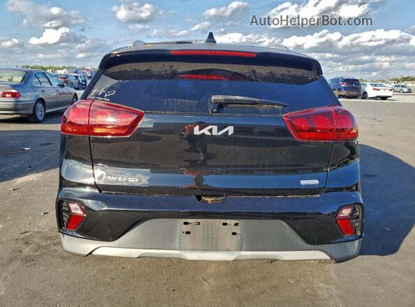KNDCB3LC6N5539697 2022 KIA NIRO Черный Вид сзади
