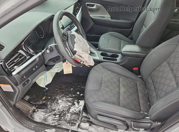 KNDCB3LC7M5480724 2021 KIA NIRO Silver Widok wnętrza z przodu