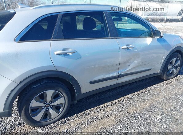 KNDCC3LC4H5043217 2017 KIA NIRO Silver Դիմացի տեսք