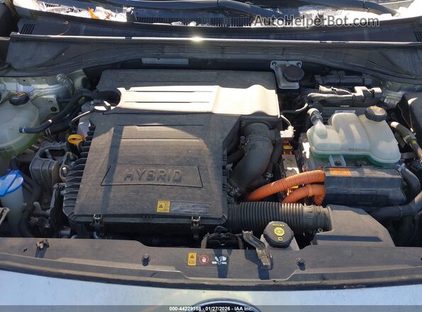KNDCC3LC4H5043217 2017 KIA NIRO Silver Հետևի տեսք