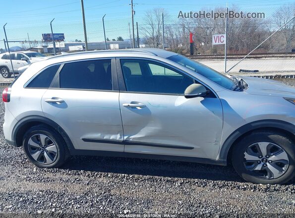 KNDCC3LC4H5043217 2017 KIA NIRO Silver Սալոնի հետևի տեսք