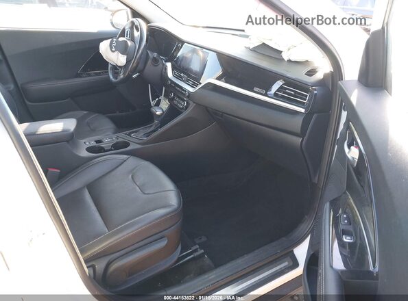 KNDCC3LD8N5516962 2022 KIA NIRO PLUG-IN HYBRID Белый Вид салона спереди