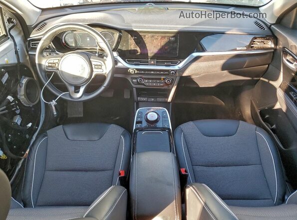 KNDCC3LG6N5142538 2022 KIA NIRO White Dashboard view