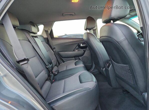 KNDCC3LG7N5116692 2022 KIA NIRO Gray Vista interior trasera