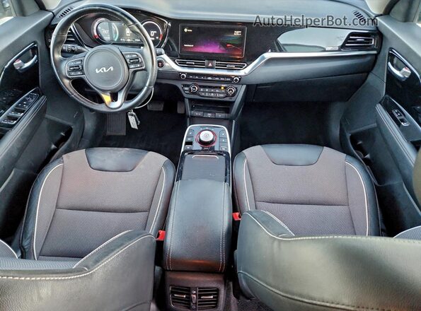 KNDCC3LG7N5116692 2022 KIA NIRO Gray Vista del salpicadero