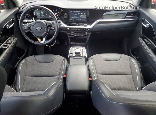 KNDCC3LG9L5071011 2020 KIA NIRO Красный Вид панели приборов