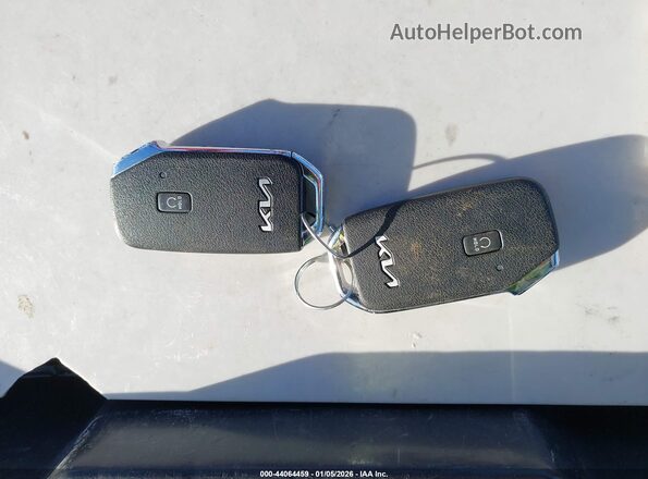 KNDCE3LC1N5529974 2022 KIA NIRO White Вид панелі приладів