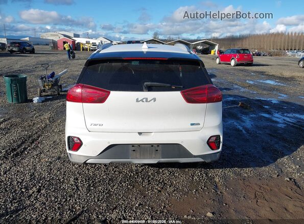 KNDCE3LC1N5529974 2022 KIA NIRO White 