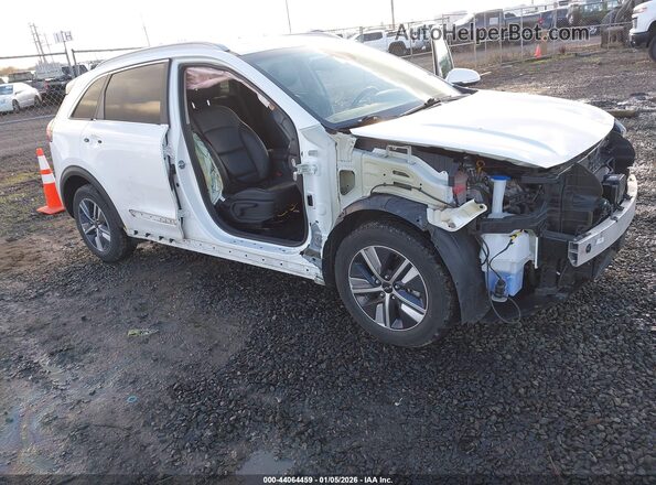 KNDCE3LC1N5529974 2022 KIA NIRO White Вид спереду