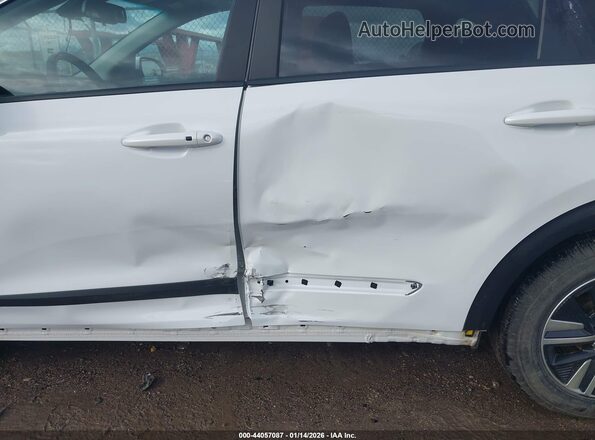 KNDCE3LC2N5529370 2022 KIA NIRO White Вид спереду