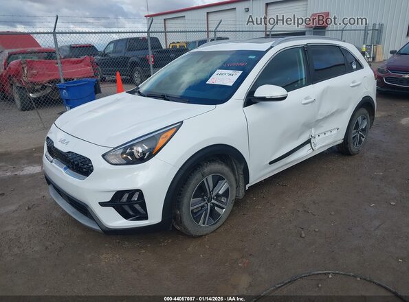 KNDCE3LC2N5529370 2022 KIA NIRO White Передня ліва чверть