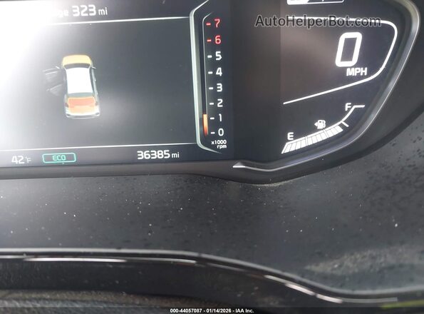 KNDCE3LC2N5529370 2022 KIA NIRO White 
