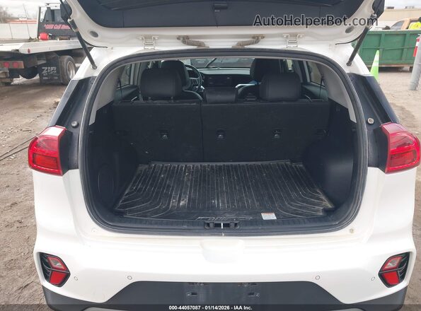 KNDCE3LC2N5529370 2022 KIA NIRO White 