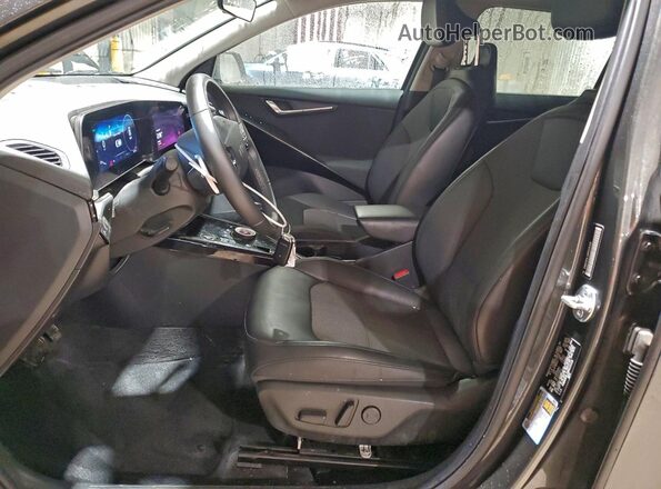 KNDCR3L10R5121118 2024 KIA NIRO Gray Vista interior delantera