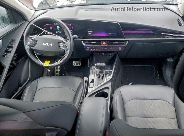 KNDCR3LE5P5037635 2023 KIA NIRO Silver 