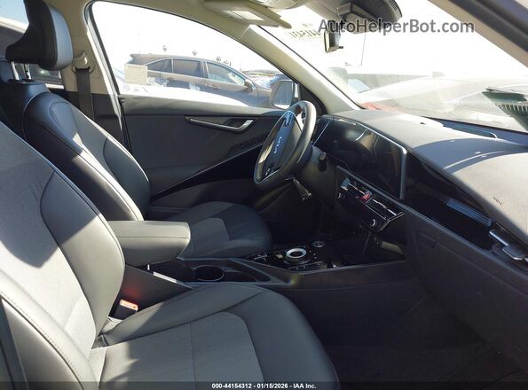KNDCS3LF8S5235888 2025 KIA NIRO PLUG-IN HYBRID White Вид салону спереду
