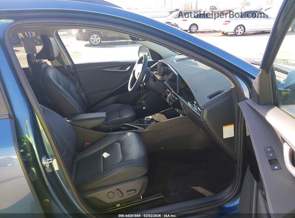 KNDCT3L10P5076115 2023 KIA NIRO EV Blue Widok wnętrza z przodu