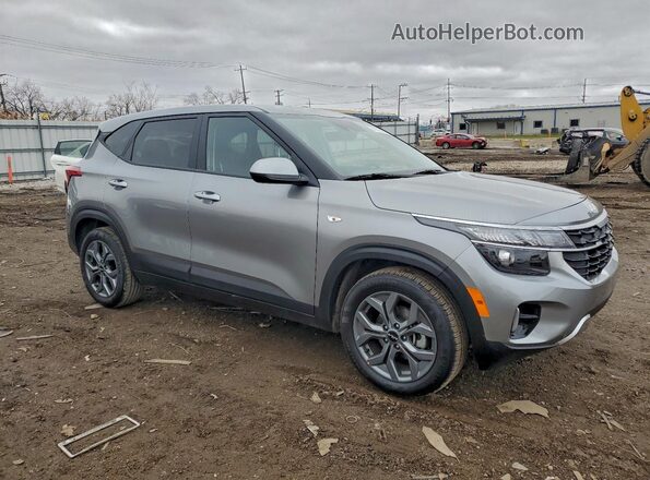 KNDEP2AA8T7846019 2026 KIA SELTOS Серый Передняя правая четверть