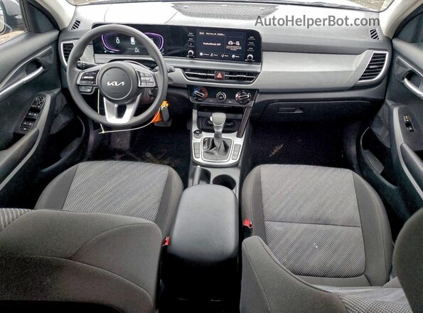 KNDEP2AA8T7846019 2026 KIA SELTOS Серый Вид панели приборов