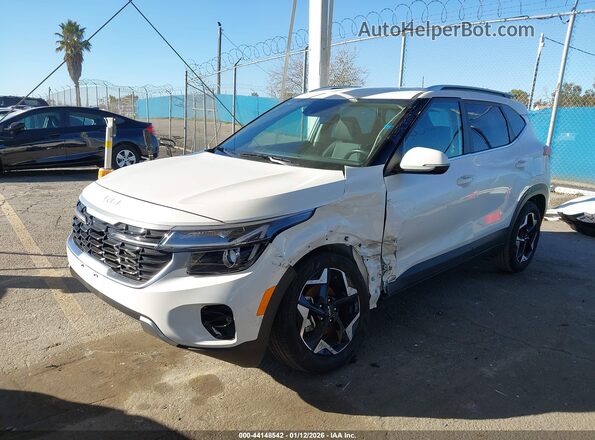 KNDER2AA3S7703410 2025 KIA SELTOS White Przód lewy