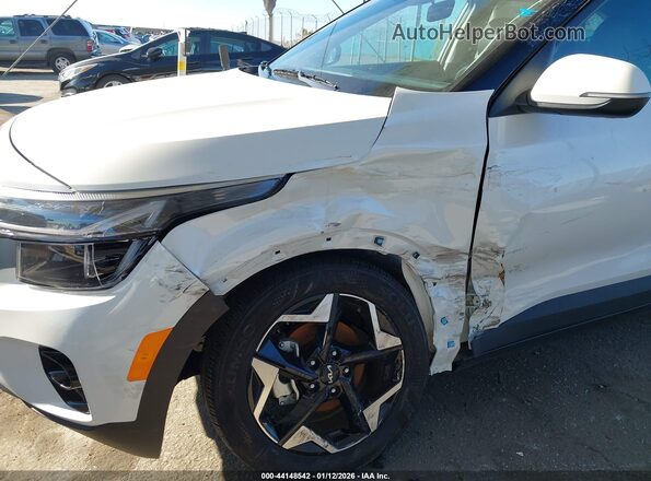 KNDER2AA3S7703410 2025 KIA SELTOS White Widok z przodu