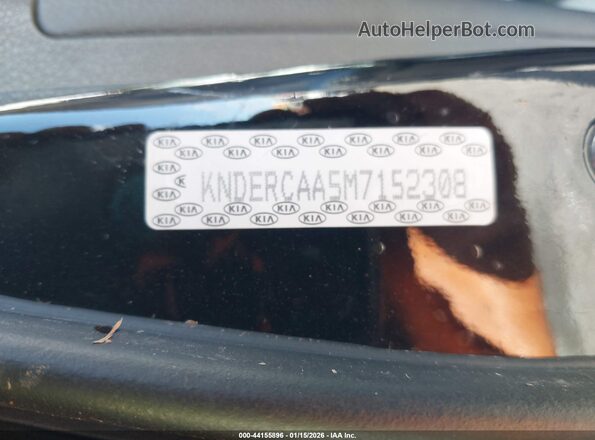 KNDERCAA5M7152308 2021 KIA SELTOS Black Vista del compartimento del motor