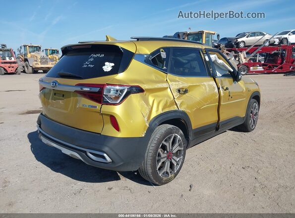KNDETCA2XM7189512 2021 KIA SELTOS Yellow უკანა მარჯვენა