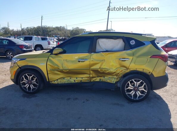 KNDETCA2XM7189512 2021 KIA SELTOS Yellow სალონის 360-გრადუსიანი ხედი
