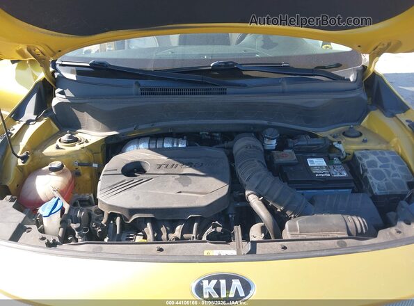 KNDETCA2XM7189512 2021 KIA SELTOS Yellow უკანა ხედი