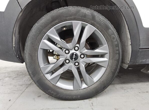 KNDEU2AA3P7373905 2023 KIA SELTOS White 