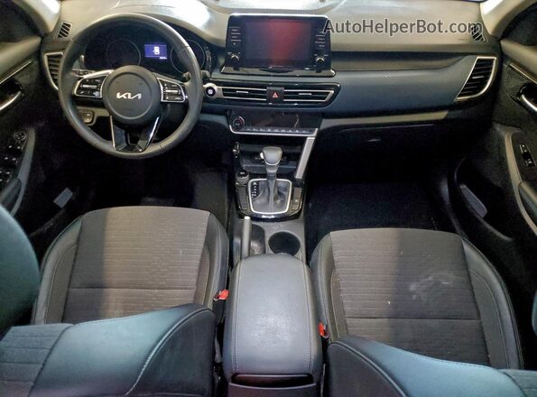 KNDEU2AA3P7374102 2023 KIA SELTOS Red 