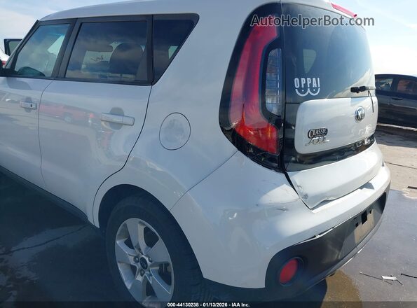 KNDJN2A27J7605093 2018 KIA SOUL White 