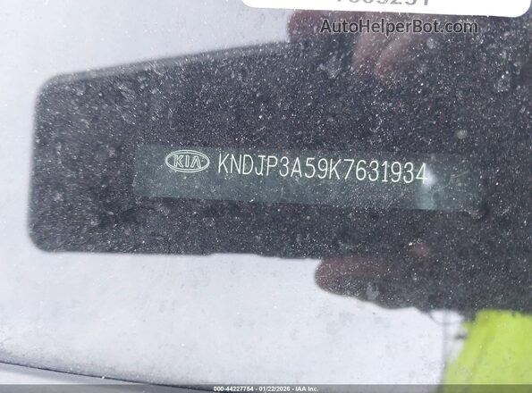 KNDJP3A59K7631934 2019 KIA SOUL Gray 