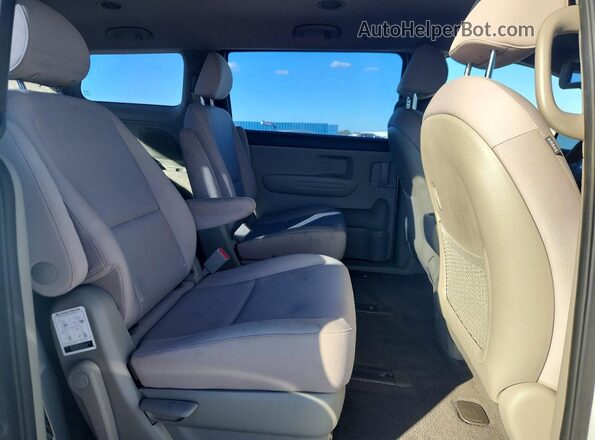 KNDMA5C14K6511176 2019 KIA SEDONA Silver Vista interior trasera