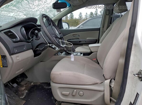 KNDMB5C11H6316514 2017 KIA SEDONA Белый Вид салона спереди