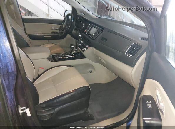 KNDMB5C12K6537059 2019 KIA SEDONA Dark Blue Widok wnętrza z przodu