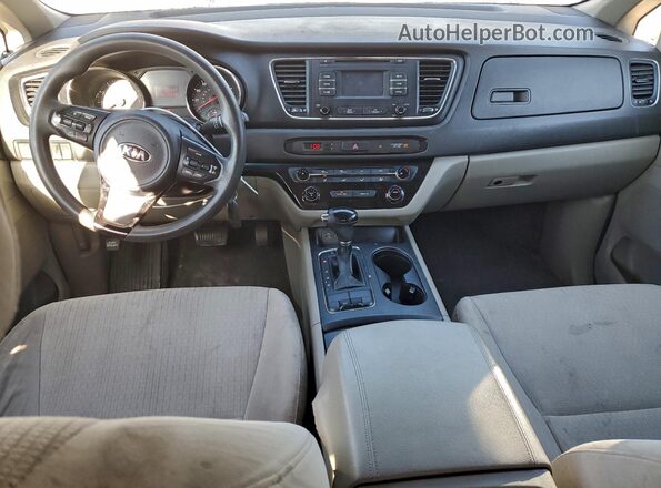 KNDMB5C1XH6227282 2017 KIA SEDONA Silver Вид панелі приладів
