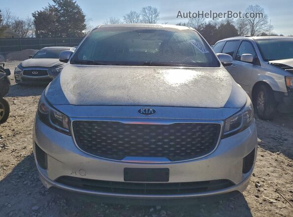 KNDMB5C1XH6227282 2017 KIA SEDONA Silver Вид спереду