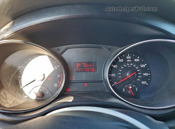 KNDMB5C1XH6227282 2017 KIA SEDONA Silver Вид щитка приладів