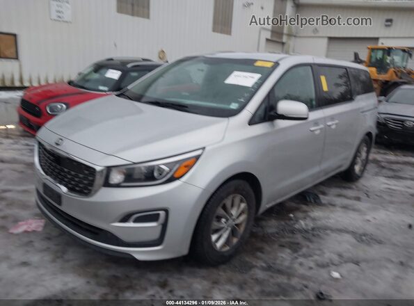 KNDMB5C1XL6659282 2020 KIA SEDONA Silver Առջևի ձախ երեք քառորդ տեսարան