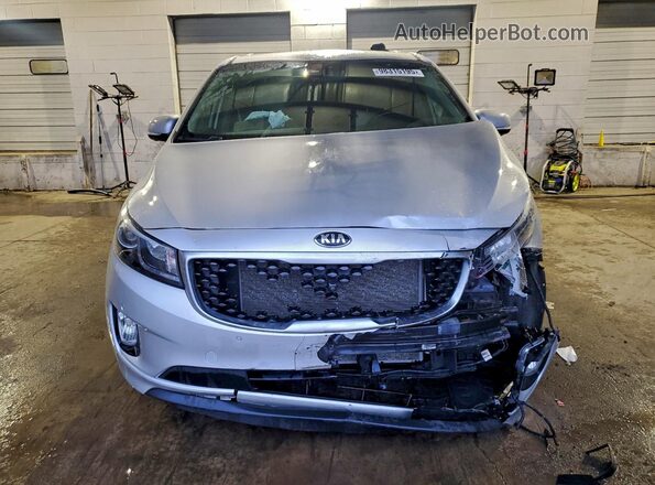 KNDMC5C11J6387828 2018 KIA SEDONA Silver წინა ხედი