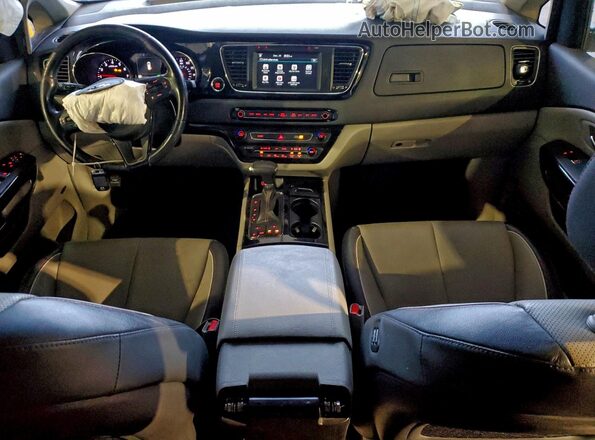KNDMC5C11J6387828 2018 KIA SEDONA Silver წინა პანელის ხედი
