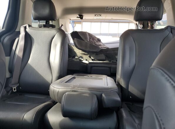 KNDNB4H32N6091671 2022 KIA CARNIVAL Красный Вид задних сидений