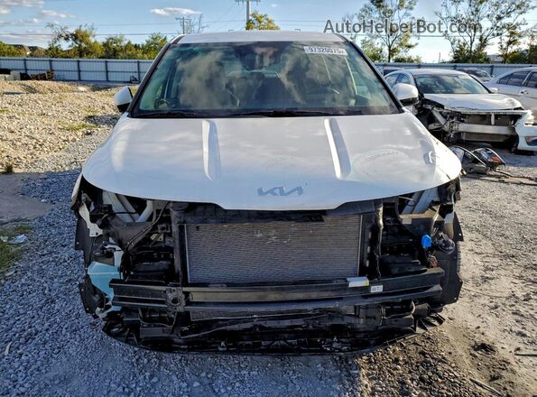 KNDNB4H32P6244147 2023 KIA CARNIVAL White Front view