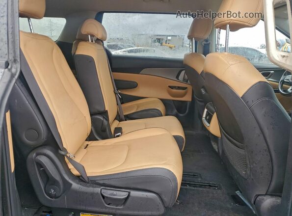 KNDNB4H35P6215161 2023 KIA CARNIVAL Black Vista interior trasera