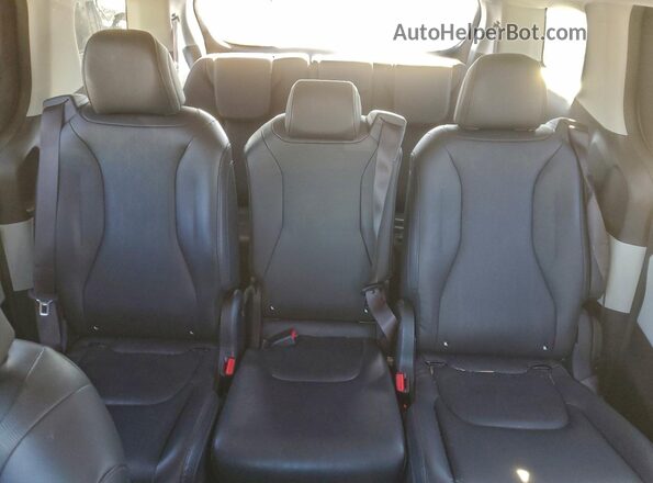 KNDNB4H38N6134474 2022 KIA CARNIVAL Black Rear seats view