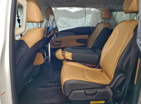 KNDNB4H38N6157074 2022 KIA CARNIVAL White Вид задньої частини салону