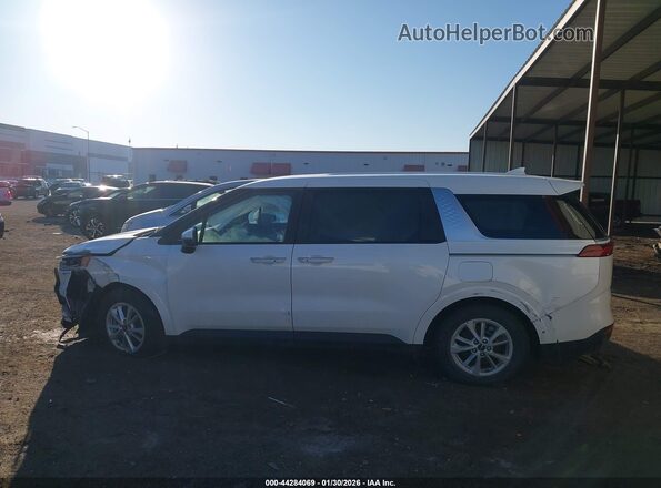 KNDNB4H39N6131941 2022 KIA CARNIVAL MPV White უკანა სალონის ხედი