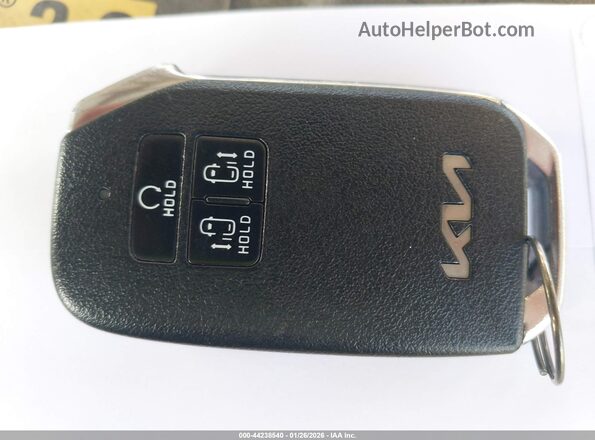 KNDNB4H3XR6331863 2024 KIA CARNIVAL MPV White 